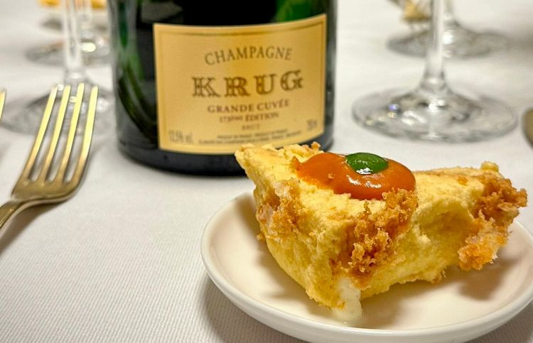 Mozzarella in carrozza, salsa al pomodoro acido e 