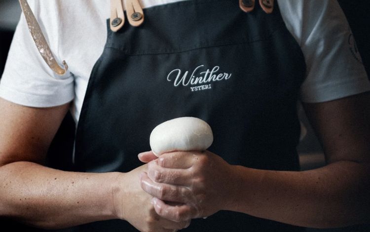Formaggi prodotti da&nbsp;Winther Ysteri,&nbsp;il caseificio all&rsquo;interno del ristorante/pizzeria&nbsp;Winther Restaurant: qui la produzione di fiordilatte
