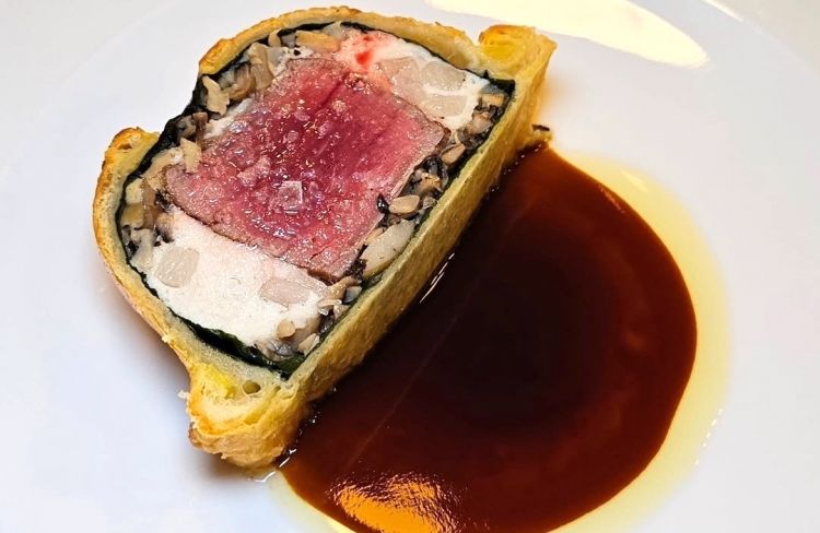 Pithivier di cavallo, amaretto, cipolle
