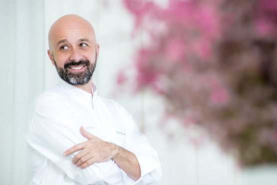 Niko Romito, chef e patron del Reale Casadonna, la straordinaria realtà dai mille volti di Castel di Sangro in provincia di L'Aquila in Abruzzo