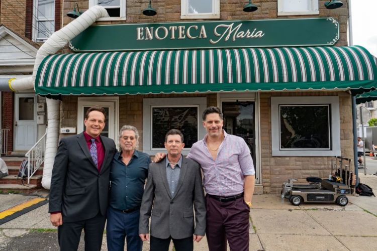 Vince Vaughn, Jody Scaravella, Bruno Tropeano (il ristoratore e l’amico nella realtà) e Joe Manganiello - © Jeong Park/Netflix