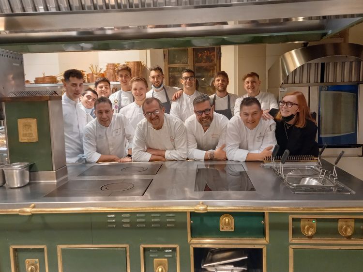 Lunedì 8 novembre, assieme allo chef dell'Antica Corte Pallavicina, Massimo Spigaroli sono stati protagonisti gli chef les Collectionneurs Eugenio Boer (BU:R), Luigi Tramontano (Hotel Le Agavi), Jérôme Jaegle (L'Alchémille)
