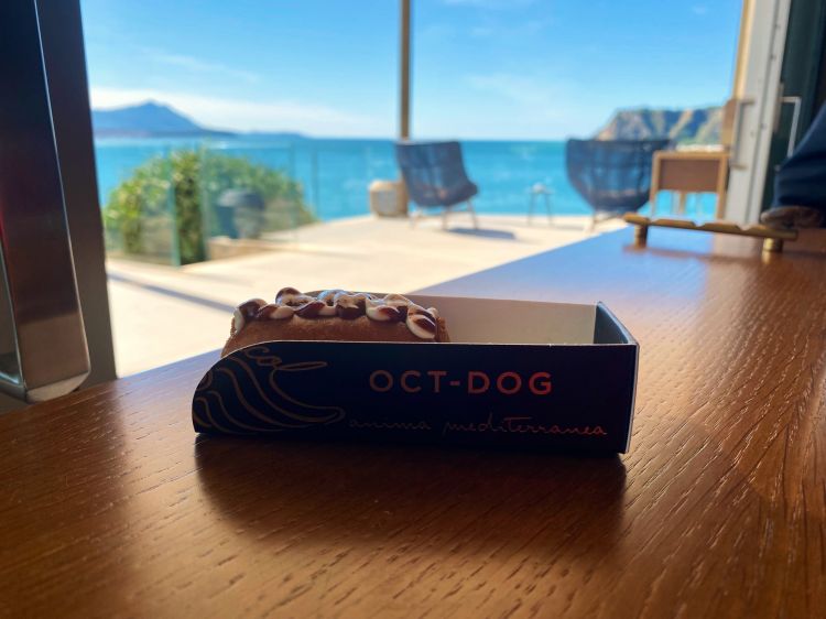 OCT-DOG: mini hot dog di polpo (octopus)
