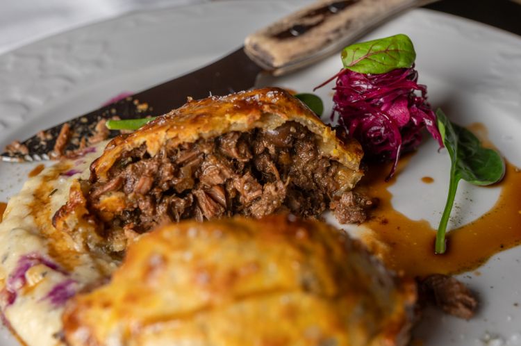 Timballo di cinghiale e pur&egrave; di patate
