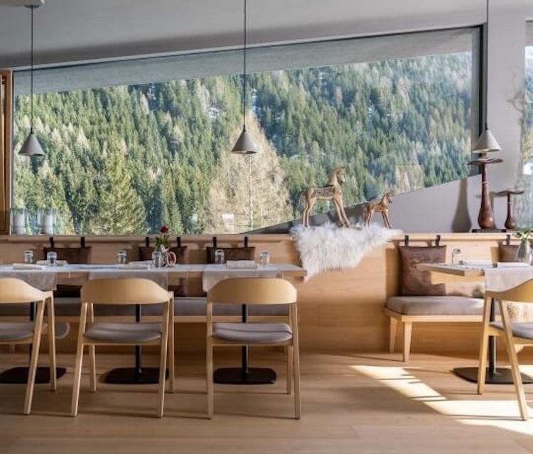 La sala ristorante dell'Olympic Spa Hotel a Moena (Trento)
