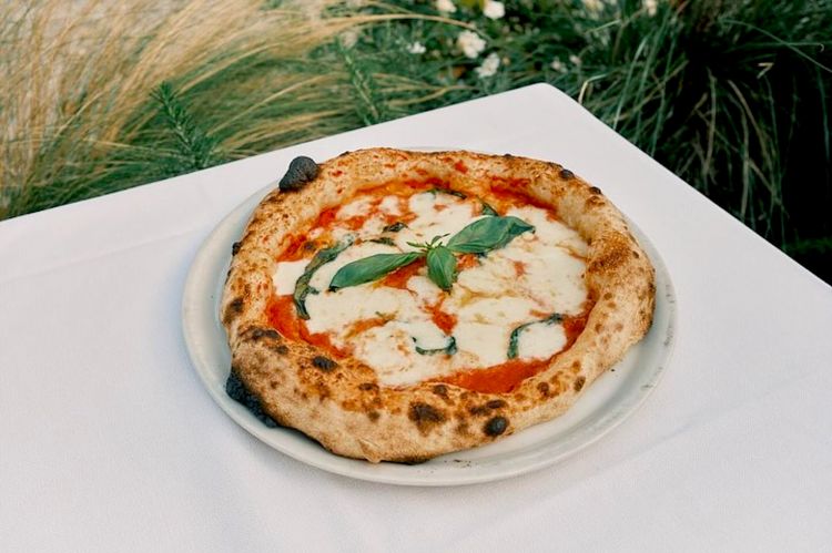 Una pizza di Onda a Cernobbio (Como), la pizzeria 