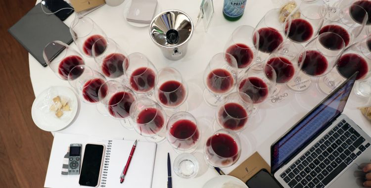 I vini in degustazione: un percorso nelle 20 annate prodotte di Oreno, dal 1999 a oggi
