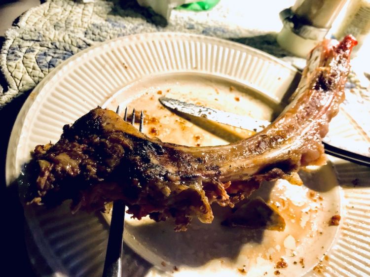 L'osso spolpato di una superba tomahawk
