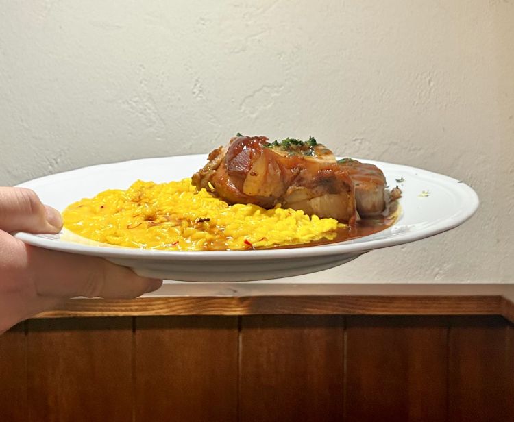 Ossobuco con risotto alla milanese, un 