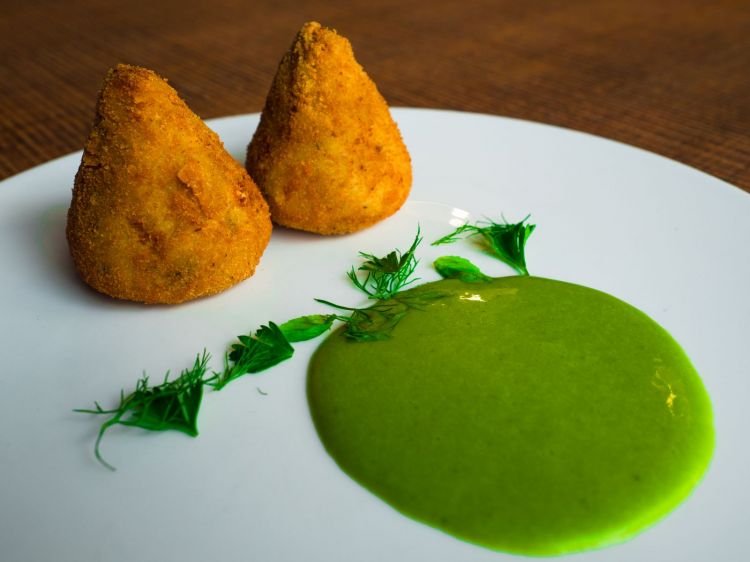 Polpetta di broccolo e ombrina con maionese al prezzemolo