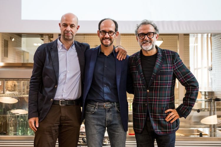 Stefano Ronzoni, direttore Mini, Roberto Olivi, direttore relazioni istituzionali e comunicazione Bmw, e Massimo Bottura
