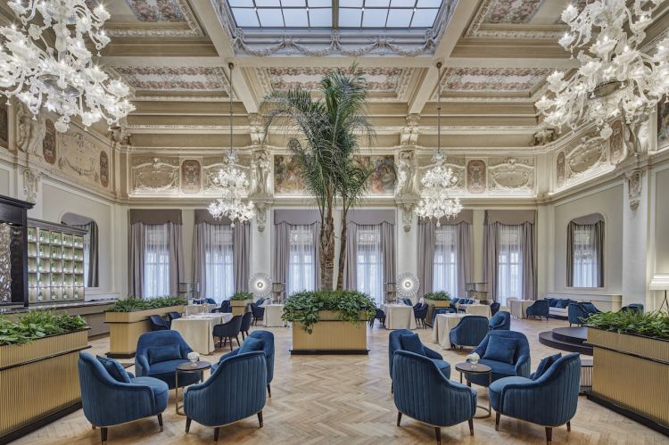 L'elegante salone di Palazzo Fiuggi
