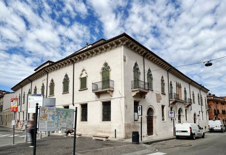 Palazzo Boldieri Malaspina Bottagisio a Verona. Completamente recuperato, ospiterà il nuovo ristorante Iris