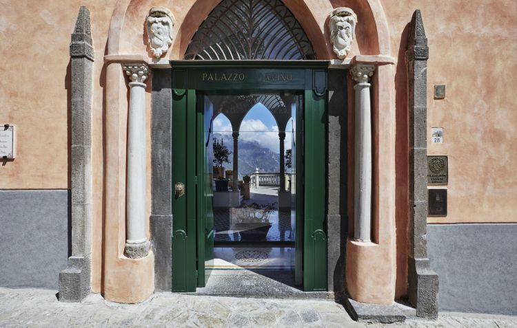 Entrata di Palazzo Avino