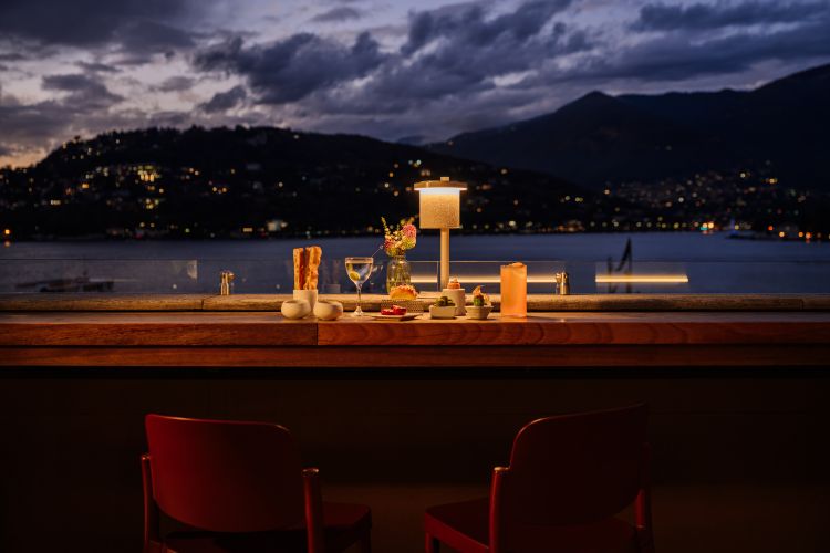 La splendida vista dal ristorante Altariva all'interno di Palazzo Venezia, boutique hotel a Como
