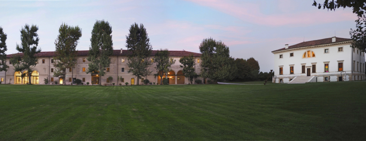 ...and, next to the villa, the colonnade, now transformed into a relais
