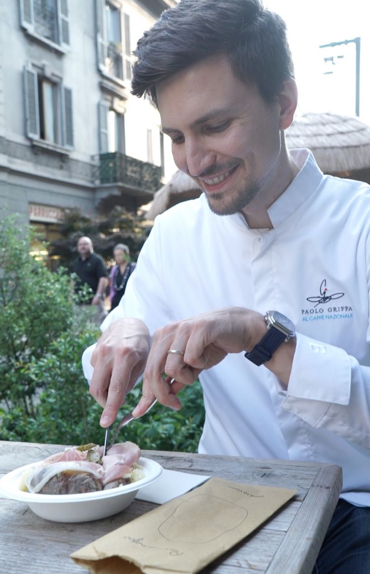 Paolo Griffa - Patata ripiena alla valdostana. Patata ripiena con fontina, prosciutto alla brace di Saint Oyen, miele e rosmarino.
