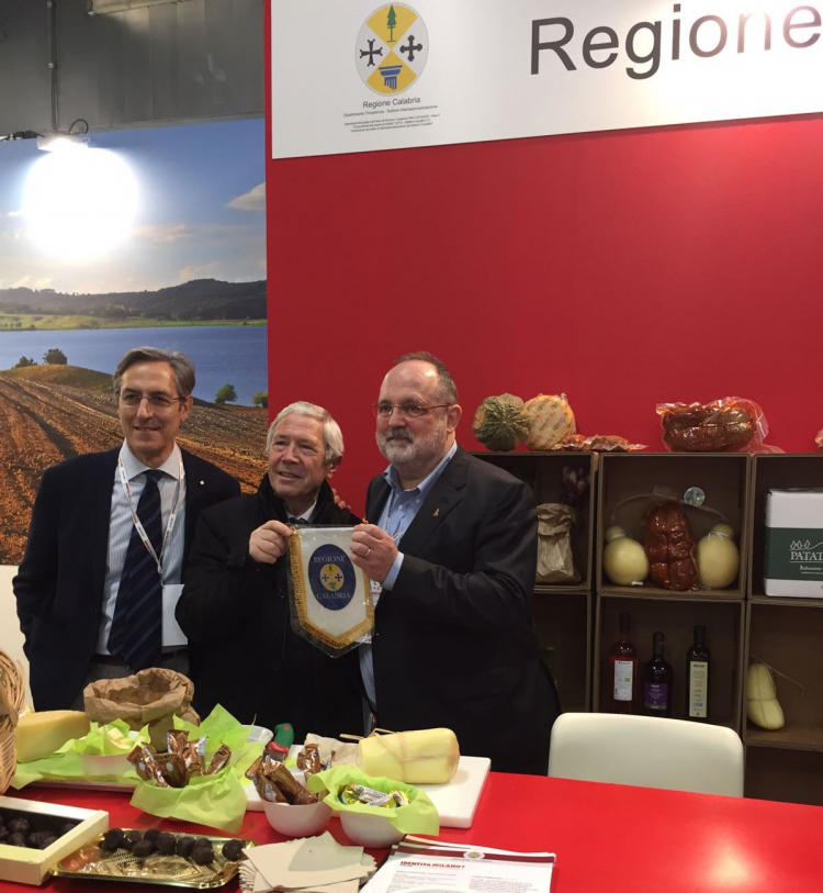 Paolo Marchi allo stand della Calabria
