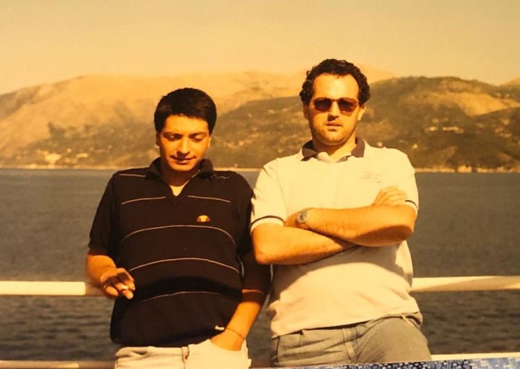 In traghetto verso Paxos, estate 1984. In polo scura Mariano Filippi, conosciuto sul molo di Bari

