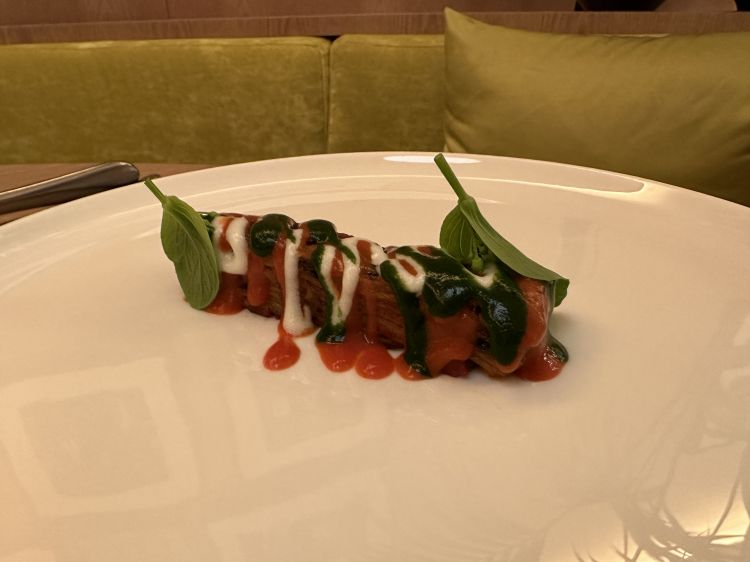 Parmigiana di melanzane Edition con mozzarella di bufala e basilico
