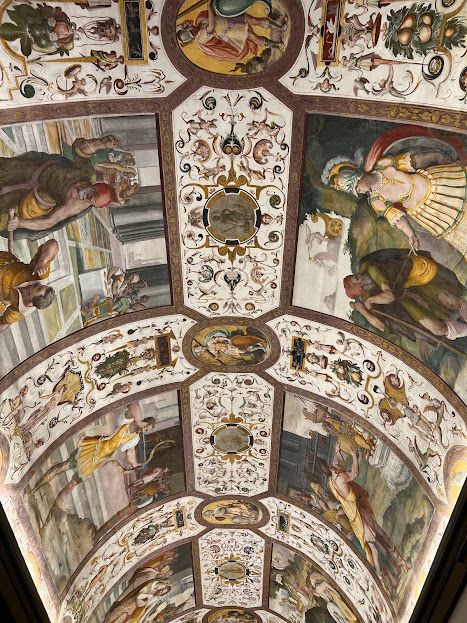 Gli affreschi di Alessandro Allori
