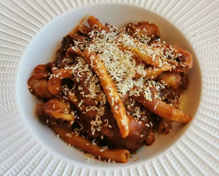 Minchiareddhi col ragù della domenica e pecorino