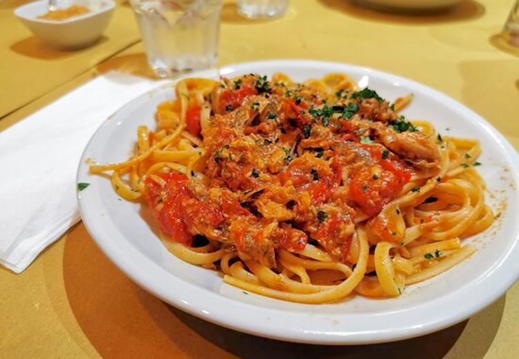 Pasta alla donnalucatese alla Taverna del Lupo di Ragusa