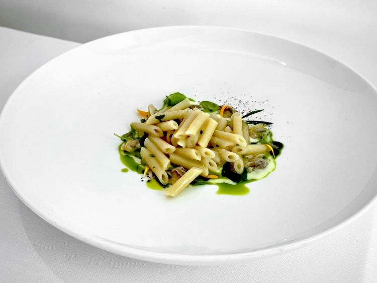 Pasta, pepi, lupini di mare e pecorino
