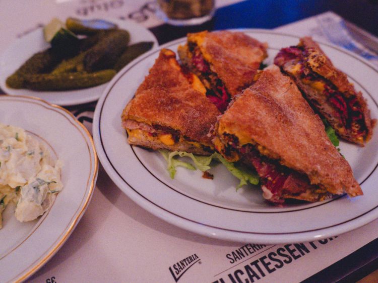 Il pastrami che Cesare Battisti presenta per il su