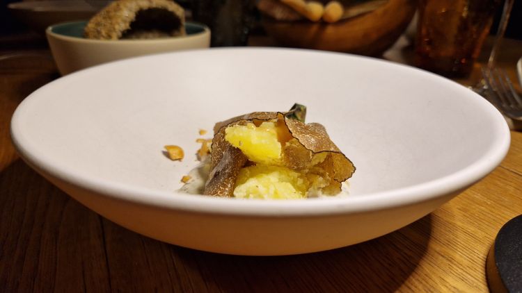 Patata con tartufo e nocciola
