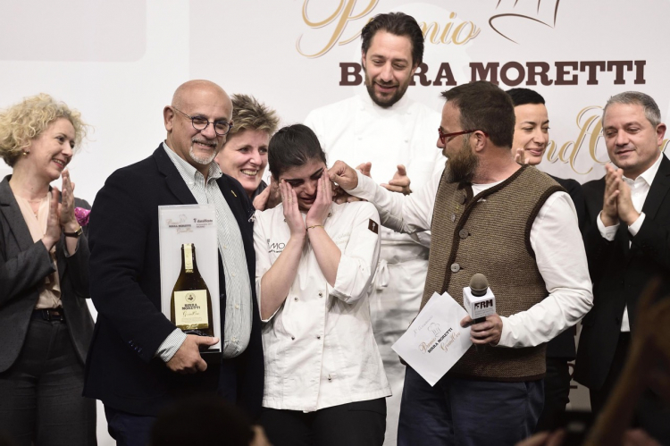 Claudio Sadler e Giancarlo Morelli premiano la vincitrice 2017-2018, Solaika Marrocco
