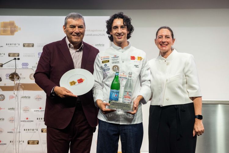 Mattia Pecis premiato a Identità Milano 2026 d
