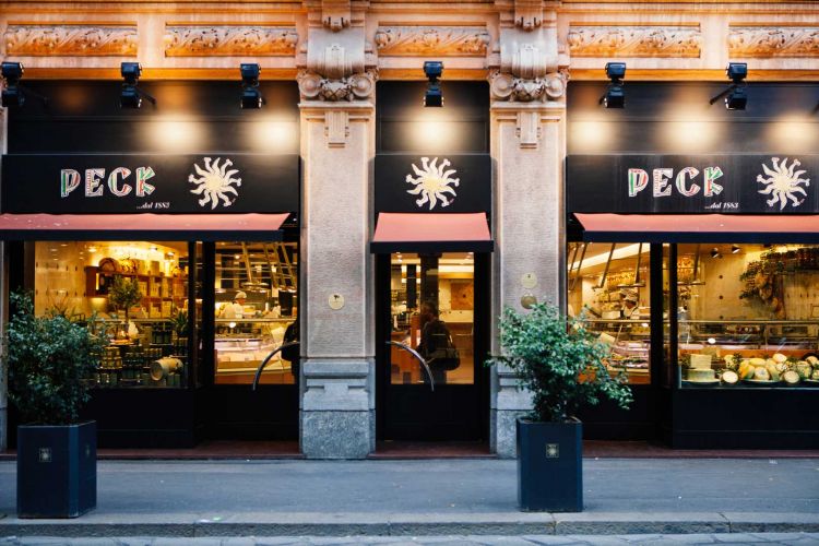 Le vetrine di Peck, in centro a Milano