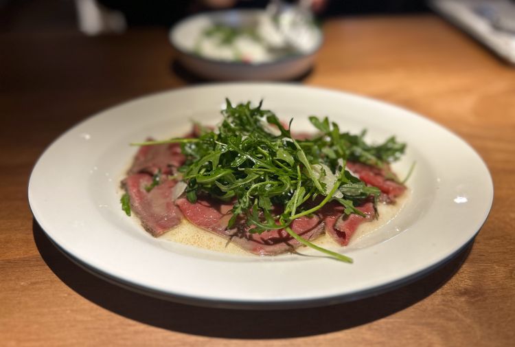 Delizioso Carpaccio di filetto anni 80: sembra banale, dietro c'è una bella lavorazione