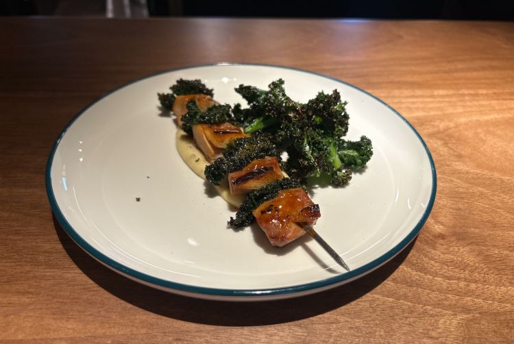 Pollo allo spiedo con cavolo riccio e patate