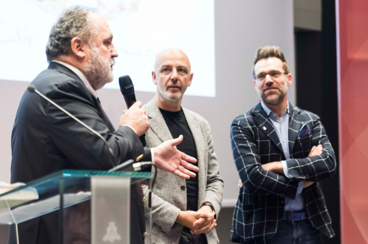 Paolo Marchi con Franco Pepe e Renato Bosco: è loro la firma del piatto simbolo di Identità Milano, 3-5 marzo 2018
