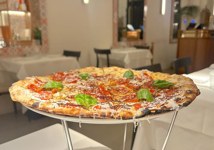 La pizza Pepperoni di Sublime a Milano, con crema