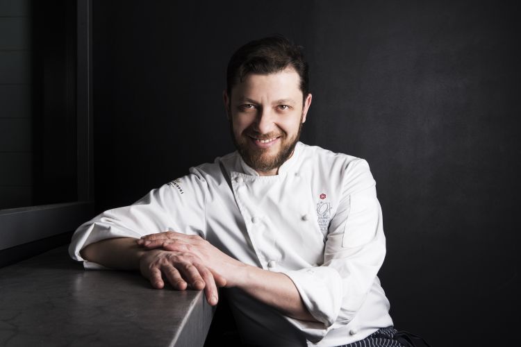 Lo chef Giulio Terrinoni, foto @Brambilla Serrani