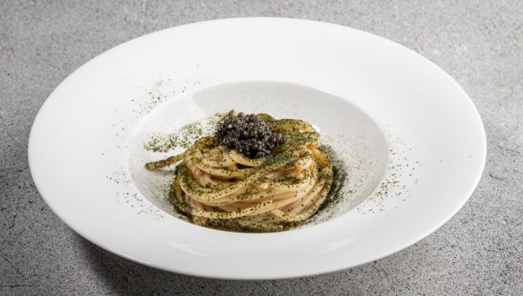 Spaghetto freddo affumicato, ostriche e caviale