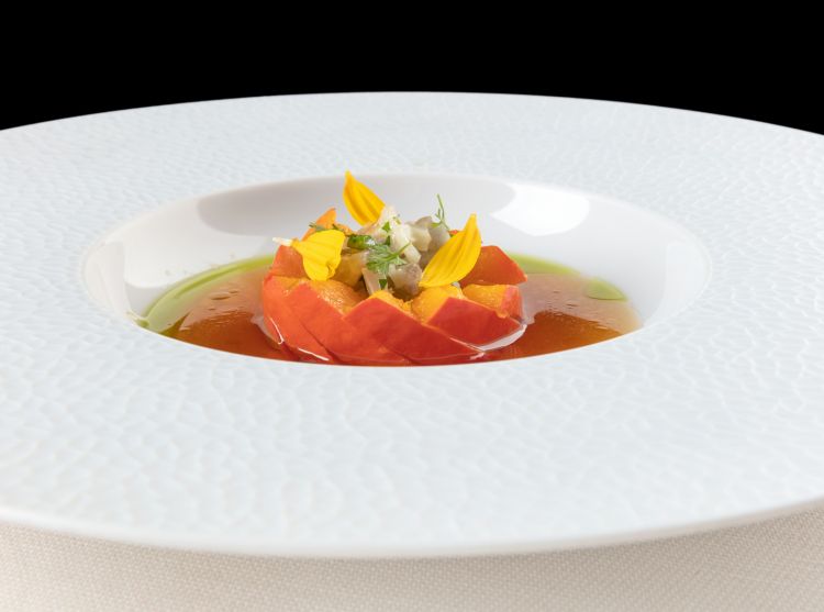 Hokkaido, topinambur e bergamotto di Stefano Sforza del ristorante Opera, a Torino