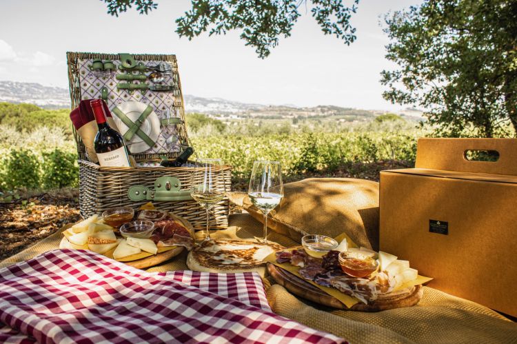 In Umbria buon vino e cibi tipici proposti da Lungarotti
