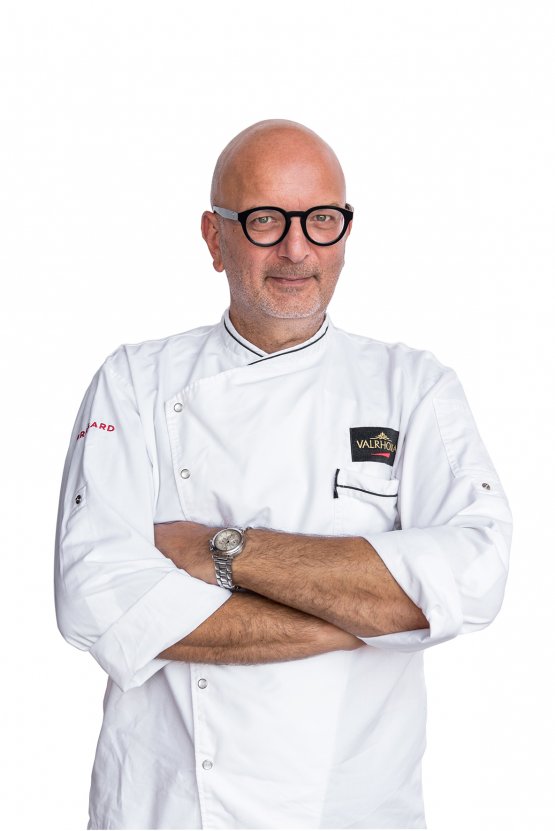 Il pasticcere e cioccolatiere Pino Ladisa della Pasticceria Pino Ladisa di Bari: prenderà parte alla rubrica dolce Pasticceria Italiana Contemporanea in collaborazione con Petra® Molino Quaglia e Valrhona prevista domenica 26 settembre alle ore 16,30
