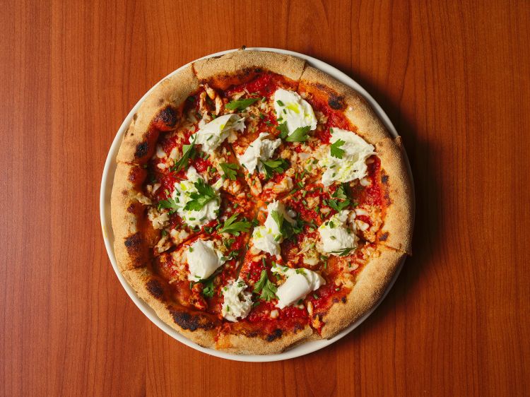La nuova Pizza Granchio Blu, nata dalla collaboraz