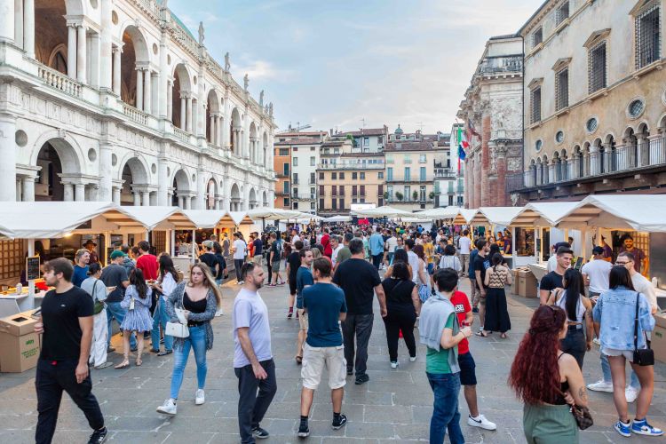Piazza dei Signori a Vicenza e Pizza in Piazza