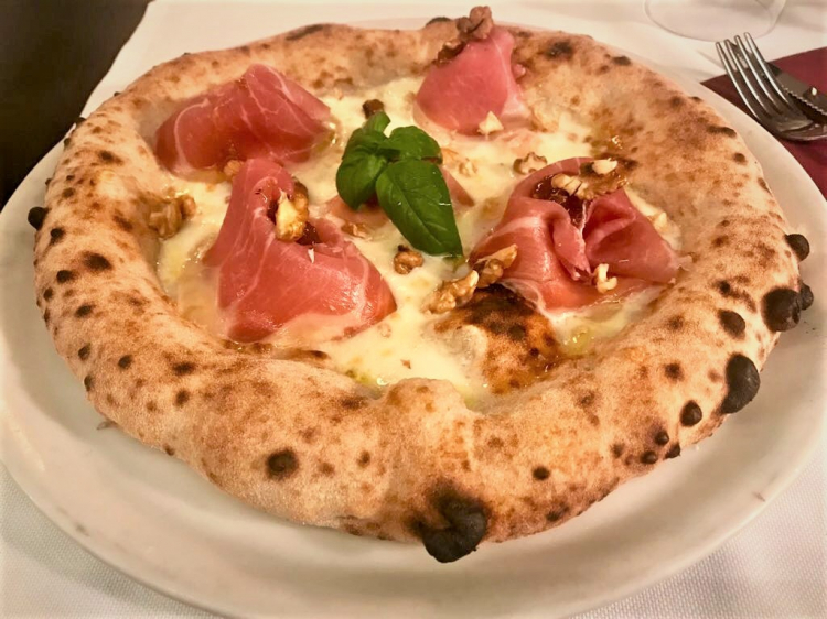La Zibello, con fiordilatte, culatello di Zibello, noci e composta di fichi al tartufo