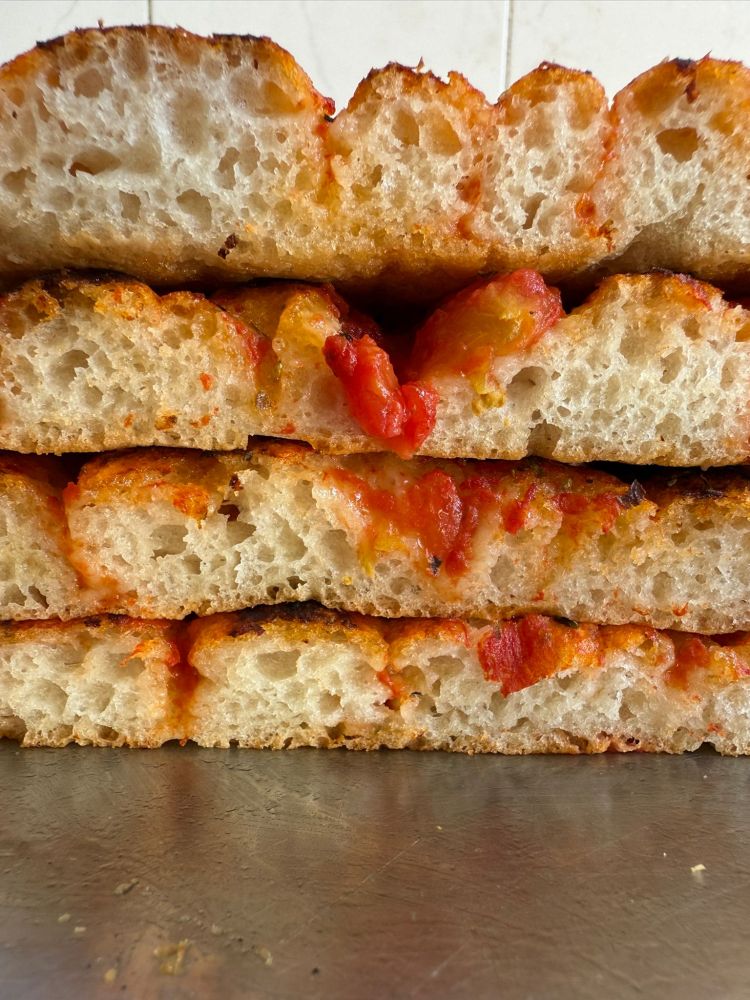 Dopo un lungo periodo di ricerca e sviluppo, Donna Tina è ora in grado di proporre anche le pizzette gluten free, realizzate con farina di riso al 100%