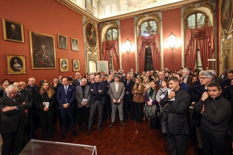 La platea di ospiti riuniti in occasione della presentazione ufficiale del monumento. Foto di G. Platania
