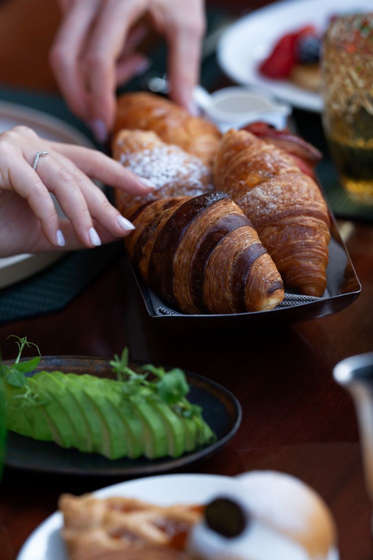 La pi&ugrave; semplice delle formule disponibili per la colazione &egrave;&nbsp;quella all&rsquo;italiana, con cestino di pasticceria,&nbsp;caff&egrave; o t&egrave; e spremuta
