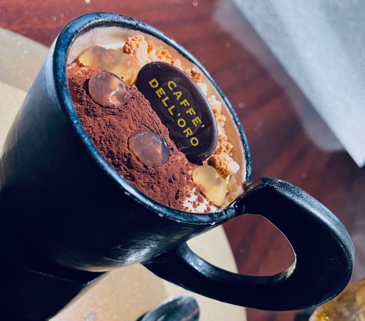 Tiramisù toscano con cantucci di Prato e gel al Vin Santo