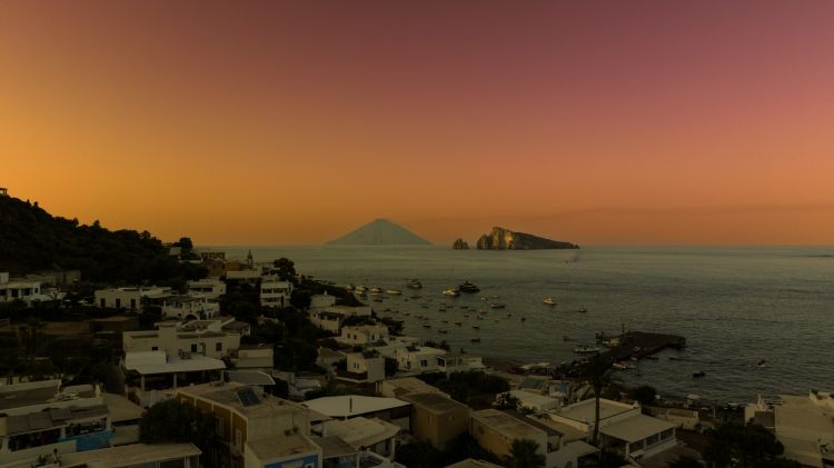 Panarea al tramonto